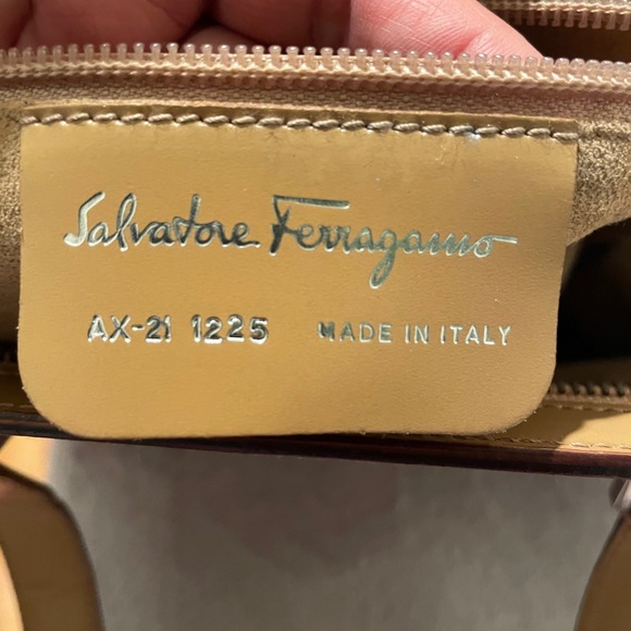 Authentic S.Ferragamo Vintage 1990Camel logo Milan Italy bag - Picture 8 of 14